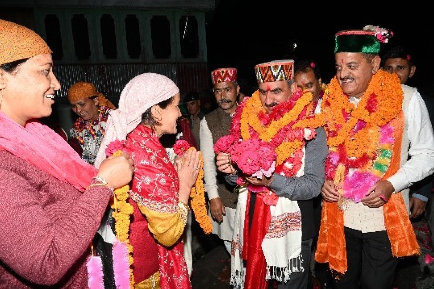 मुख्यमंत्री ने आनी के बागा-सराहन में ‘सरकार गांव के द्वार’ कार्यक्रम की अध्यक्षता की