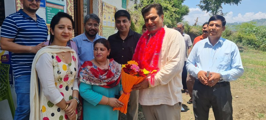 डॉ पुष्पेंद्र वर्मा ने पांच तपेदिक रोगियों को लिया गोद