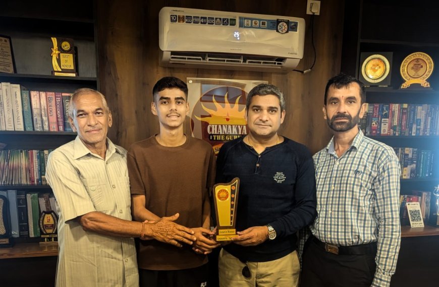 चाणक्यद गुरु, हमीरपुर के छात्र नमन गर्ग ने HP यूनिवर्सिटी UIT प्रवेश परीक्षा 2025 में EWS श्रेणी में रैंक 1 और समग्र मेरिट में रैंक 2 प्राप्त की