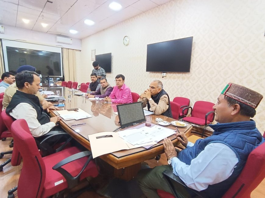 भांग की खेती वैध करने को लेकर समीक्षा बैठक आयोजित